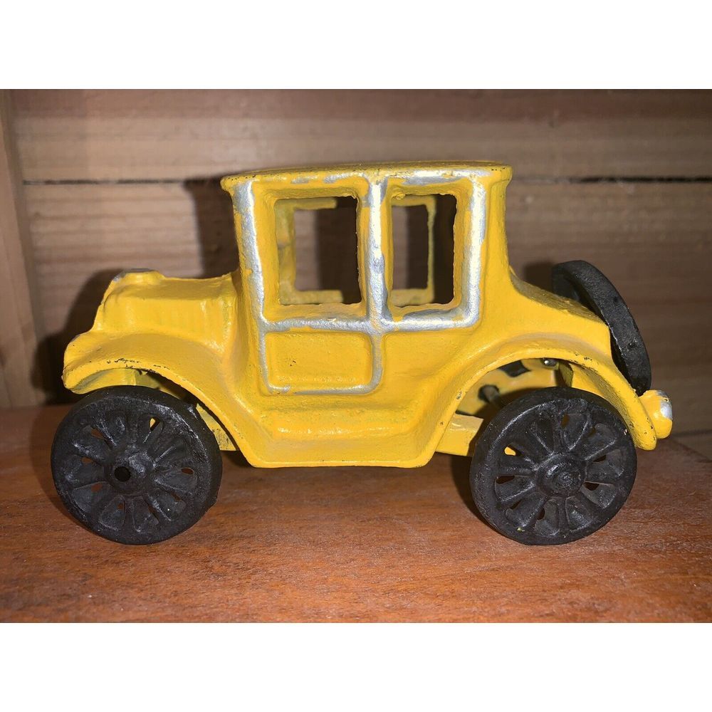 Vintage‎ Antique 1920's Ford Model T Toy Car Cast Iron Yellow Paint Collectible